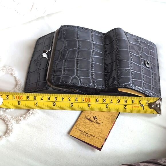 Patricia Nash Distinctive Vintage Croc Astor Wallet 🩶NWT - Picture 14 of 15